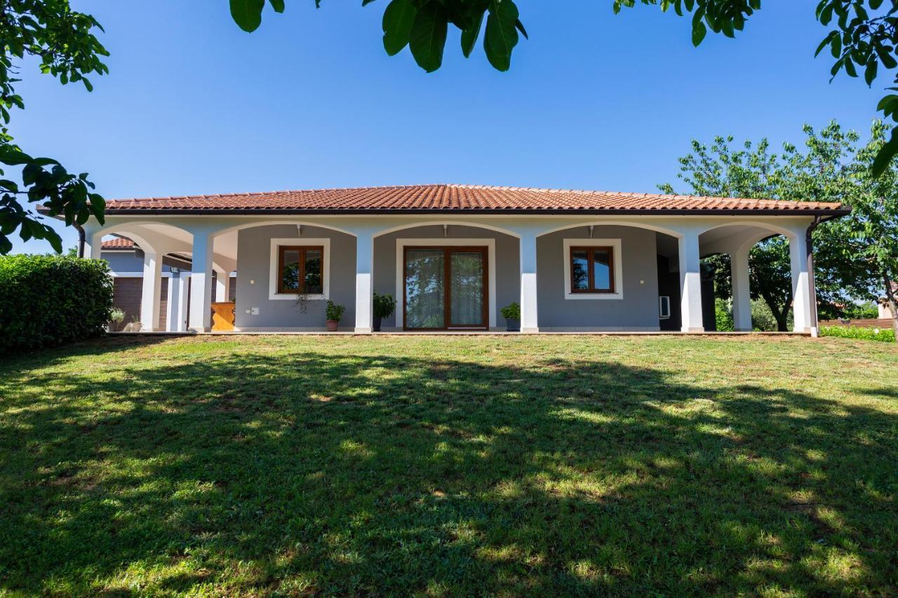 Villa Anavi Bicici Exterior photo